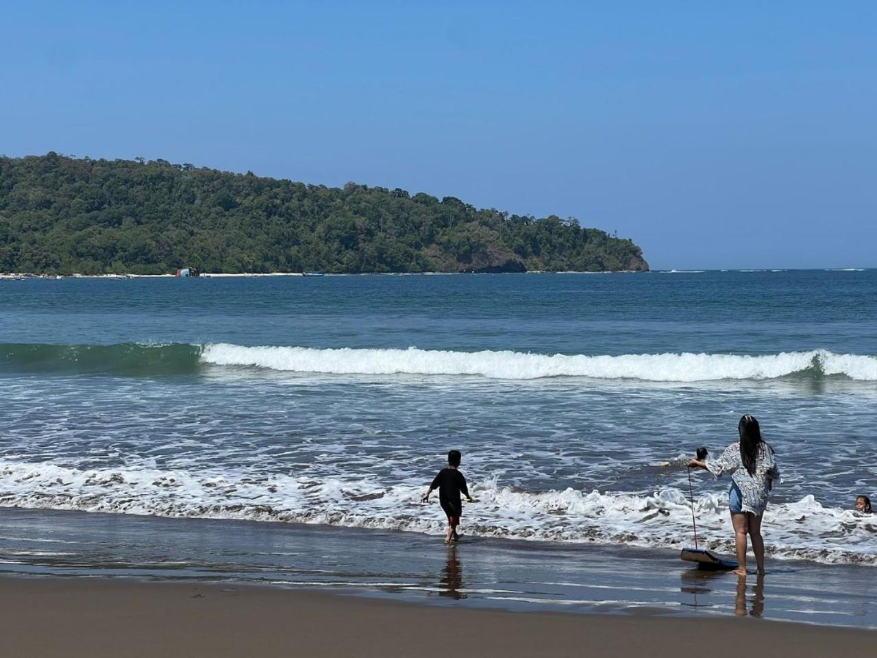 Hotel Century Pangandaran Esterno foto