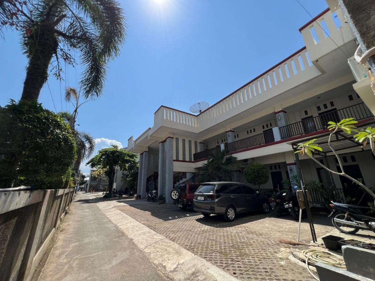 Hotel Century Pangandaran Esterno foto