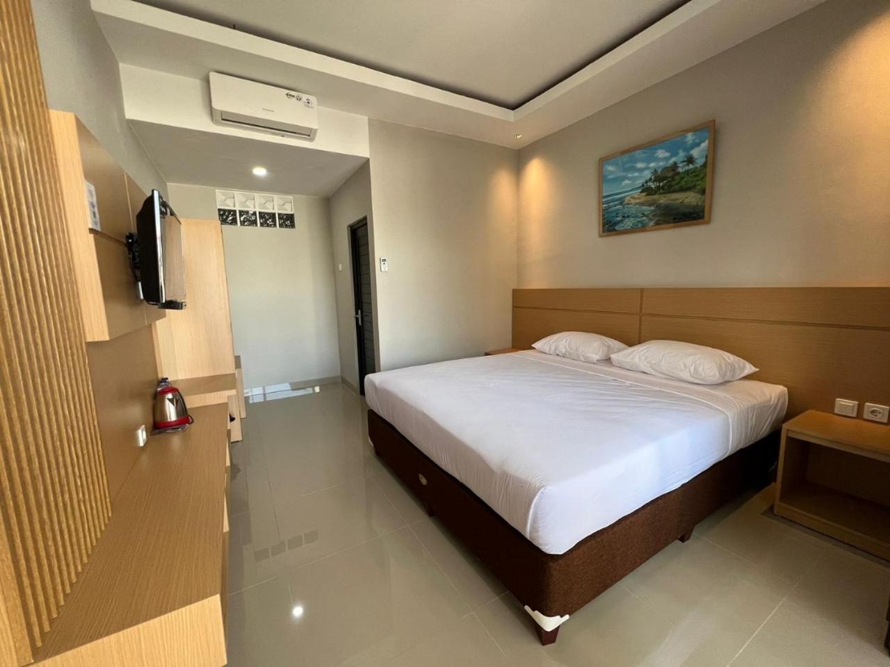 Hotel Century Pangandaran Esterno foto