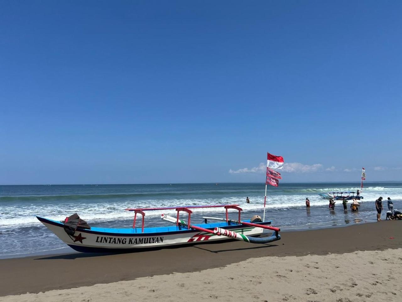 Hotel Century Pangandaran Esterno foto
